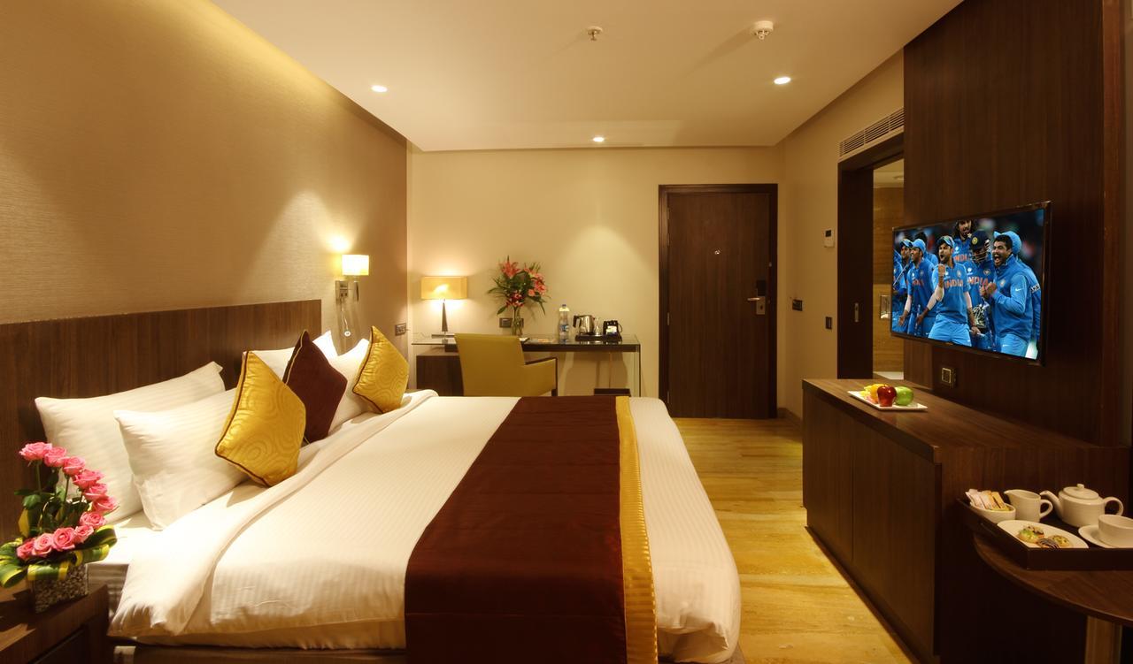 Hotel Fidalgo Pune Esterno foto