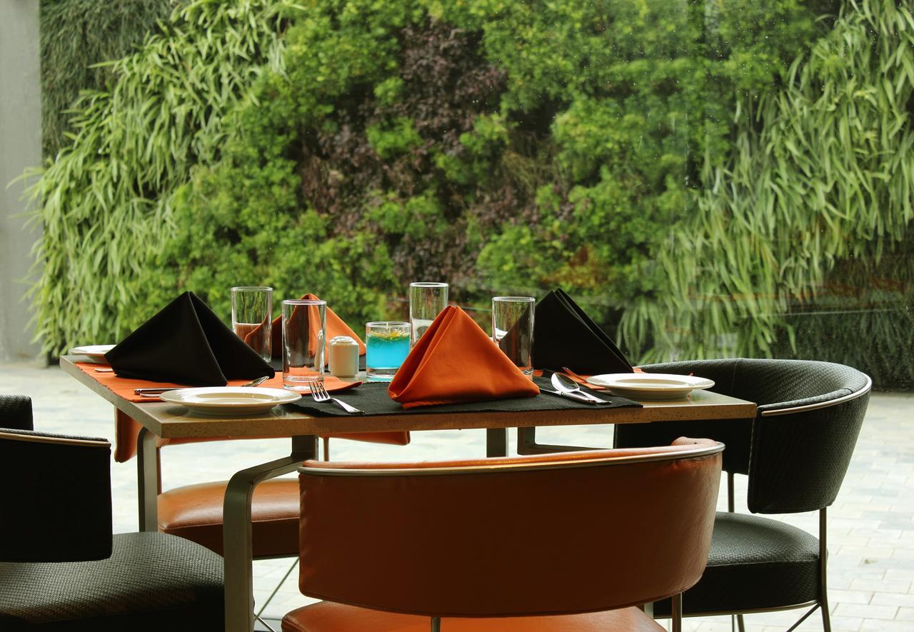 Hotel Fidalgo Pune Esterno foto